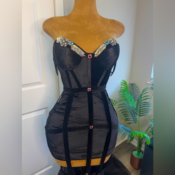 Black prom dress with corset, very stylish and elegant - Picture 4 of 5